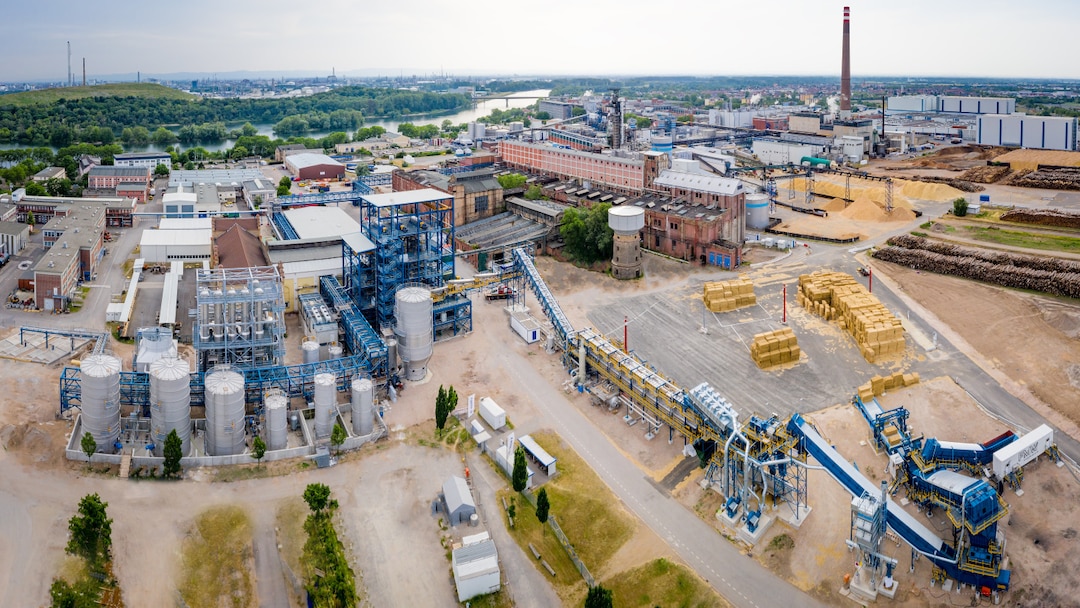 Mannheim_wheat_straw_factory_exterior                                                                                                                                                                                                                                                                                                                                                                                                                                                                               