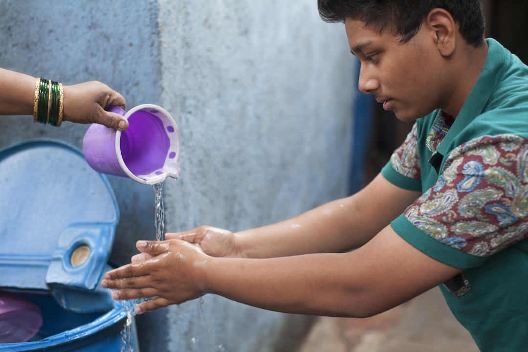 TIF_Boy_Washing_hands.tif                                                                                                                                                                                                                                                                                                                                                                                                                                                                                           