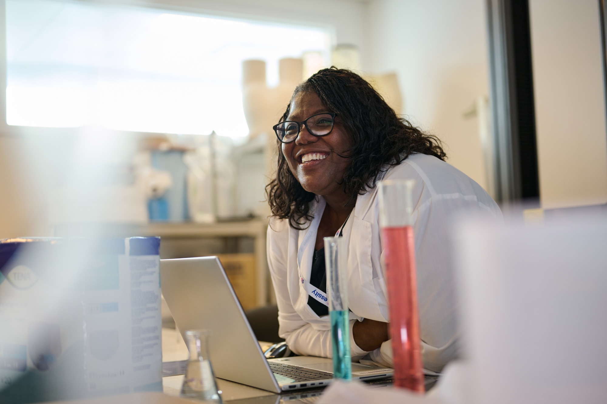 Woman Laboratory Laptop Work