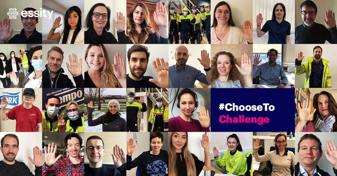 Essity Employees Doing The Iwd Pose