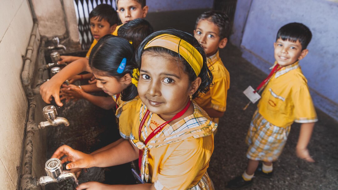 Childreen Washing Hands 2